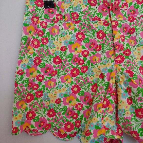 Lilly Pulitzer daisy floral scalloped hem shorts size 2 - Picture 2 of 10